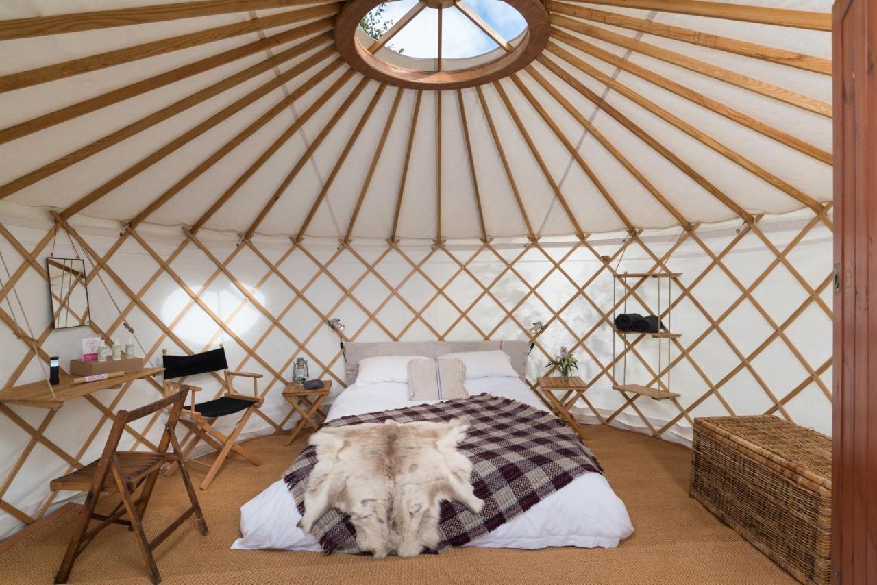 Отель Festival Yurts Хей-он-Уай Экстерьер фото