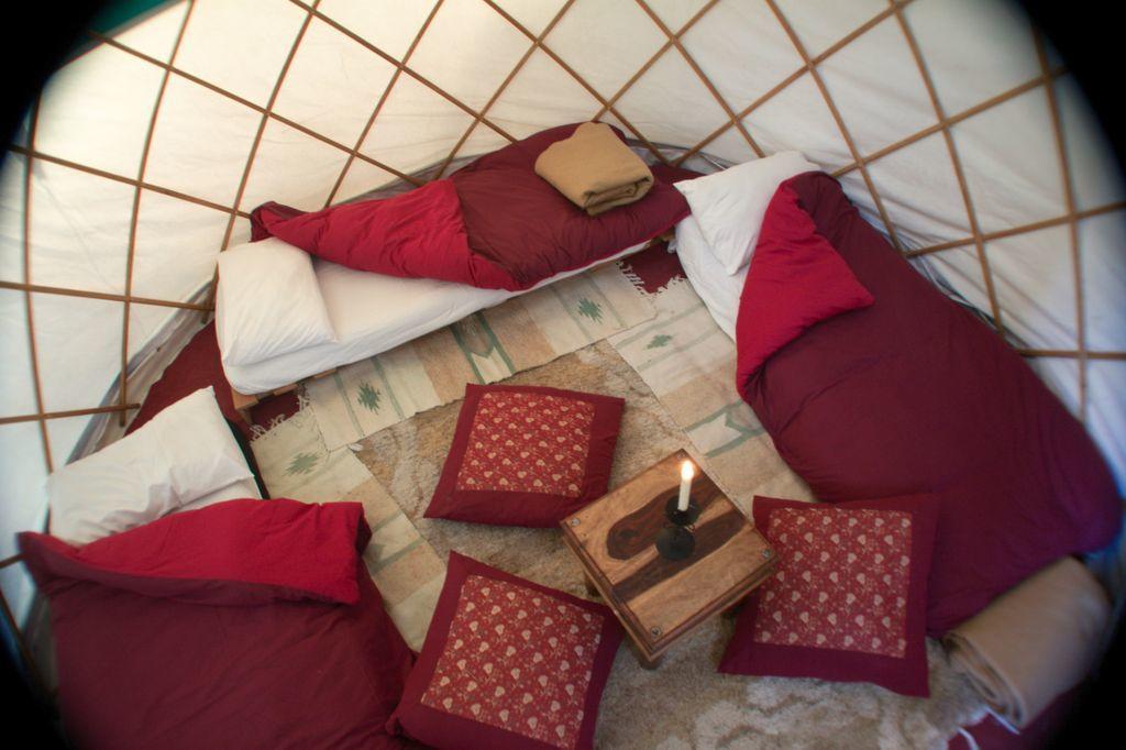 Отель Festival Yurts Хей-он-Уай Экстерьер фото