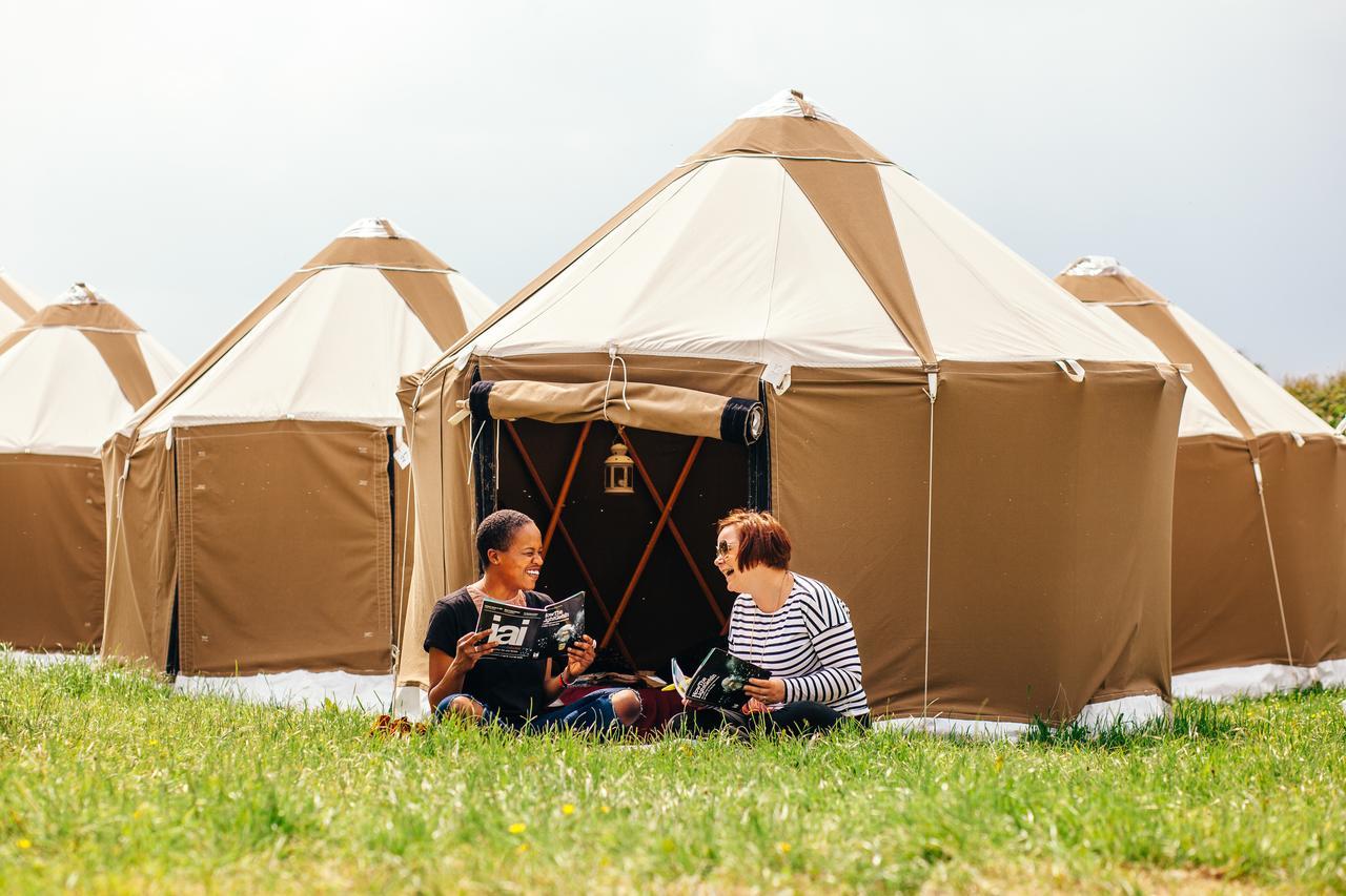 Отель Festival Yurts Хей-он-Уай Экстерьер фото