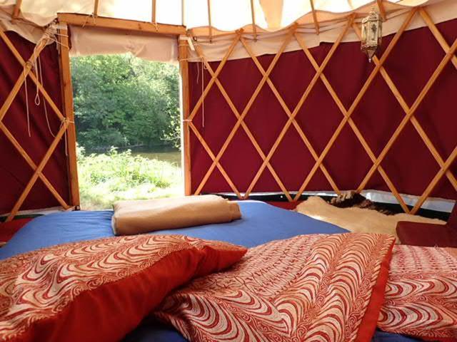 Отель Festival Yurts Хей-он-Уай Экстерьер фото