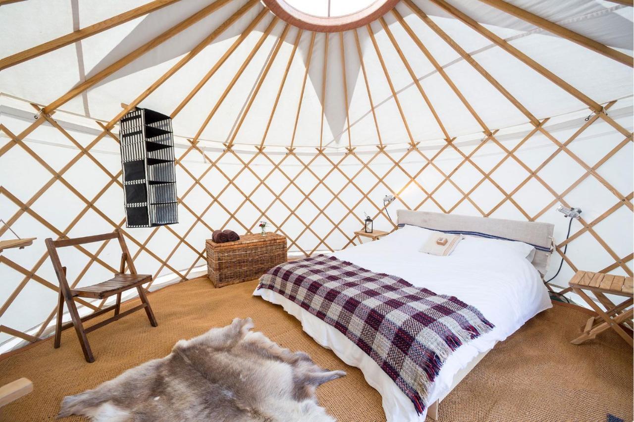 Отель Festival Yurts Хей-он-Уай Экстерьер фото